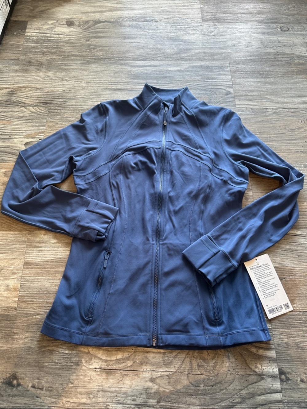 NEW with tags! Lululemon Define Jacket *Nulu
Blue Twill sz 14